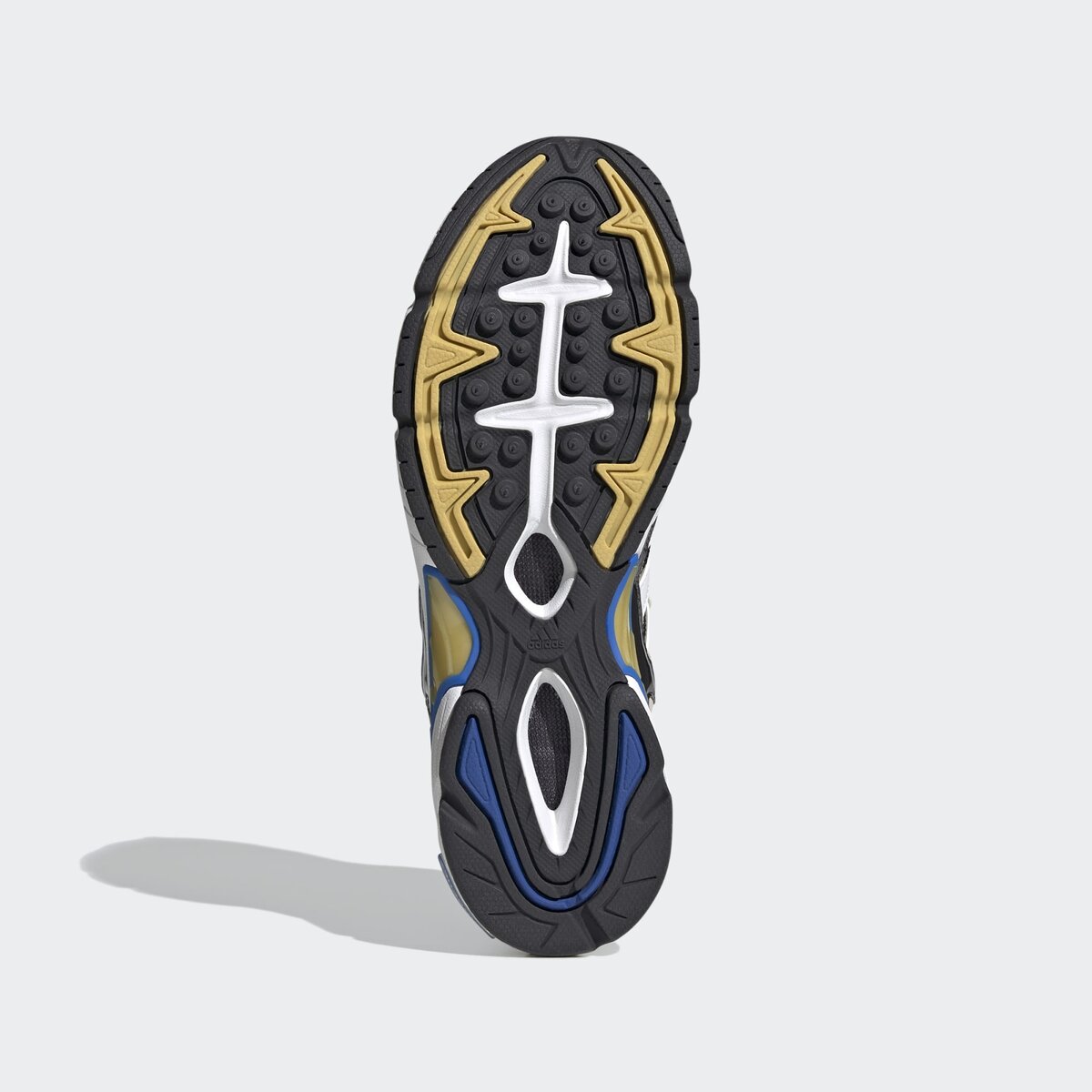 Adidas Temper Run в расцветке Core Balck / Night Metallic / Pyrite.