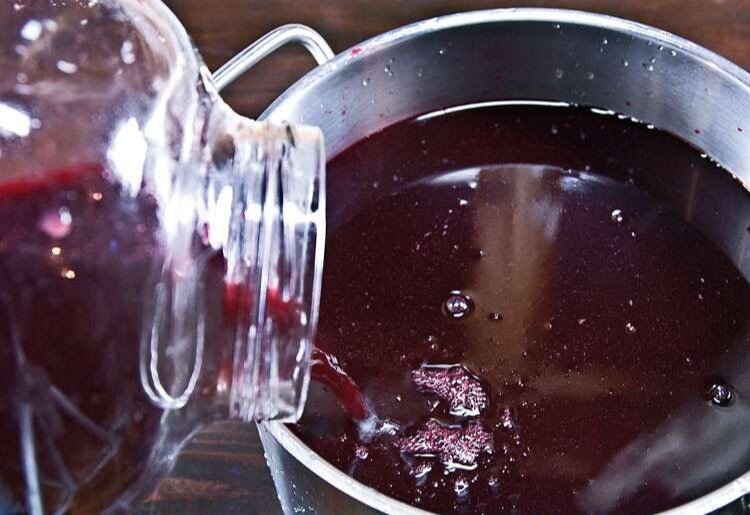 Как сделать вино из черноплодной рябины?