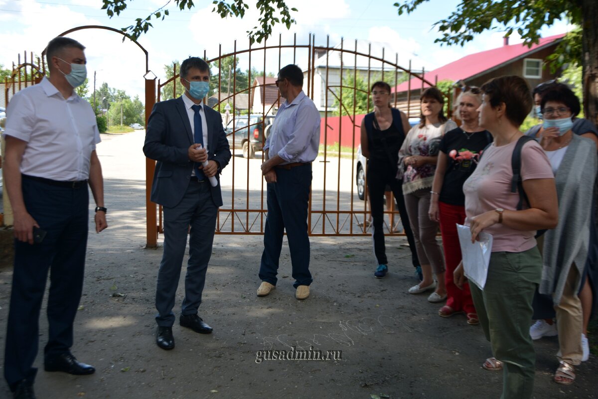 Глава города встретился с родителями учеников школы №13 | Гусь ...