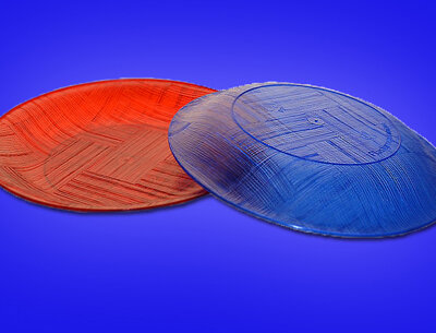  Одноразовая посуда из пластика и бумаги постепенно вытесняет многоразовую из таких заведений, как кафе, рестораны, столовые. А заведения, которые продают еду на вынос просто немыслимы без подобной посуды и это неудивительно. Одноразовые тарелки и миски – легкие, прочные и доступные по цене.