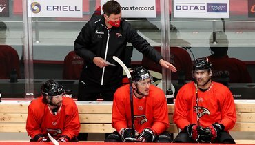 Вирус бьет по российскому хоккею. Первые серьезные жертвы — «Спартак» и «Авангард»