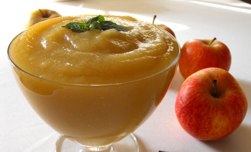 Яблочное пюре, пошаговый рецепт на ккал, фото, ингредиенты - prachka-mira.ru