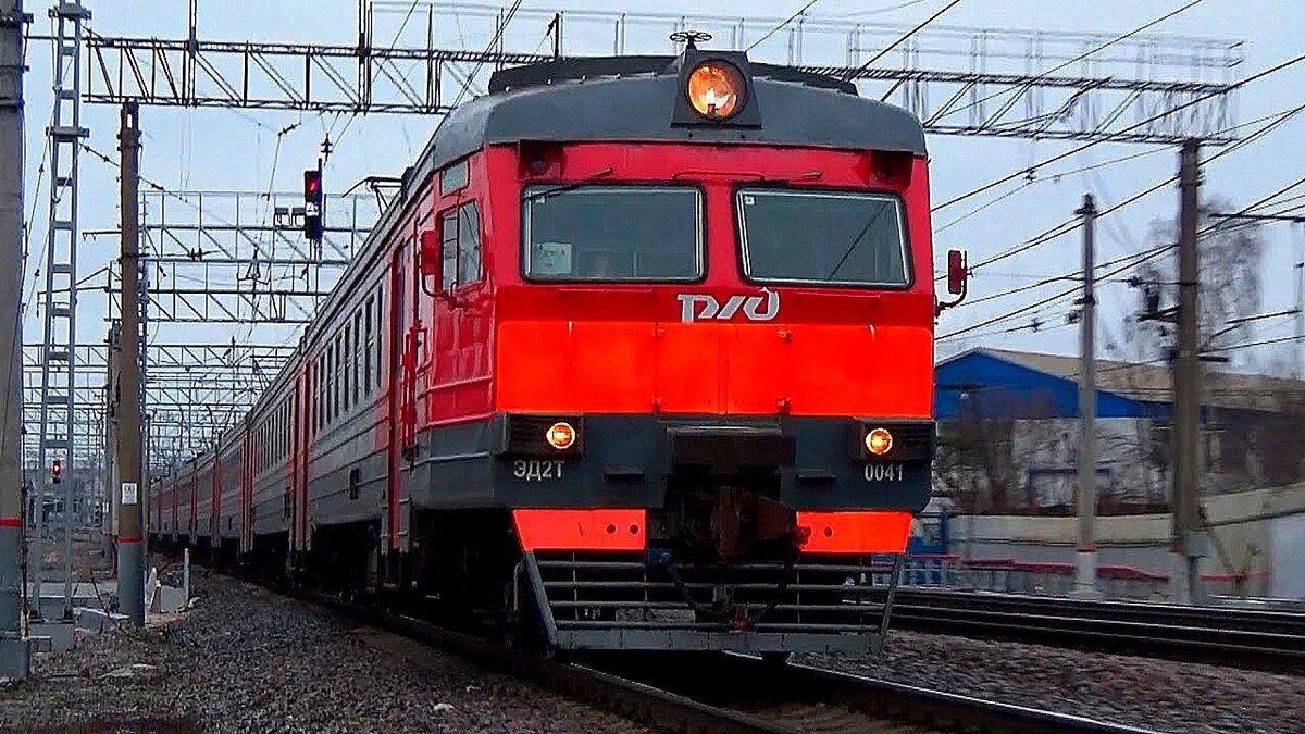 Электричка для многих - второй дом.