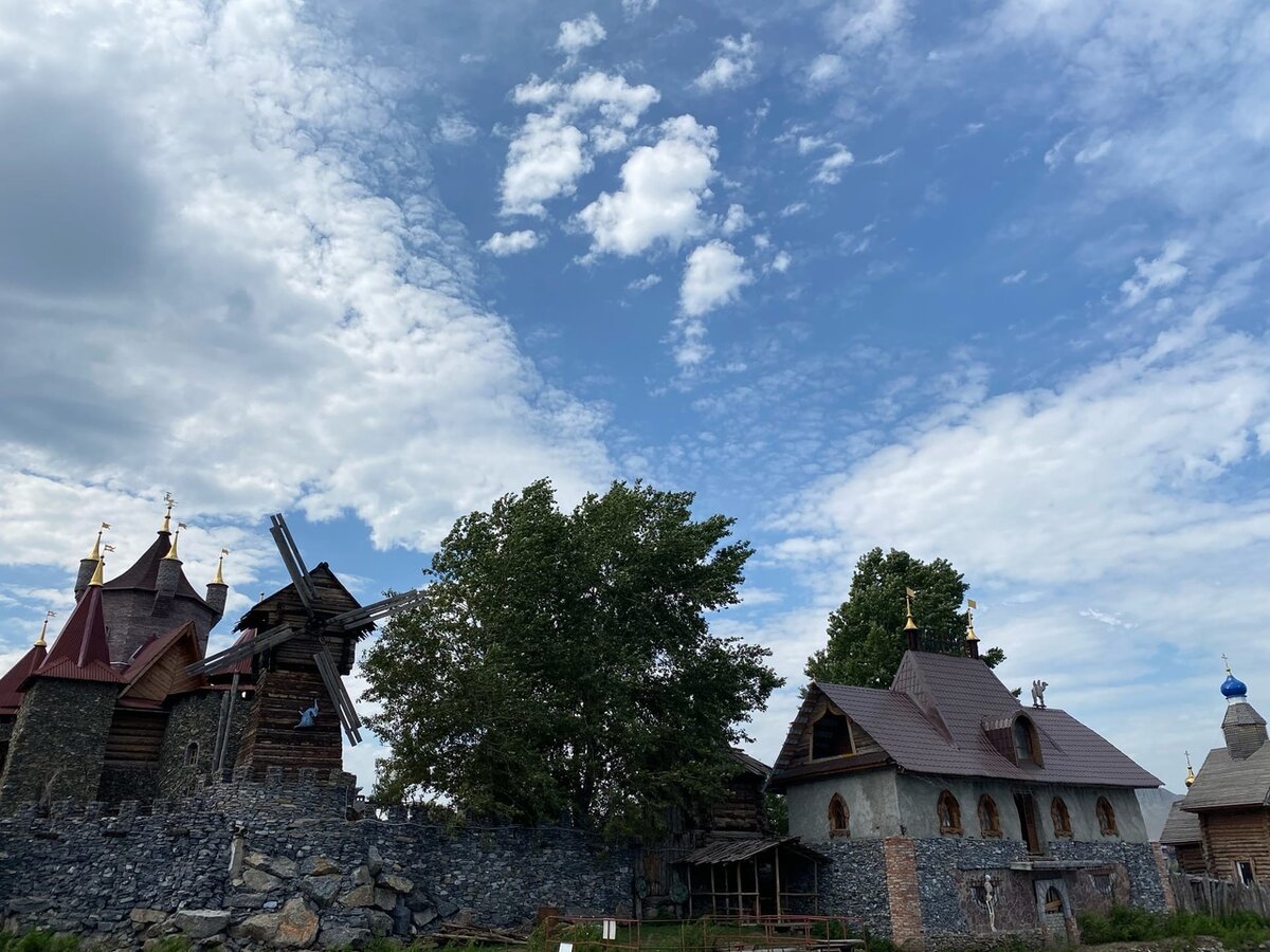 Выглядит место довольно атмосферно