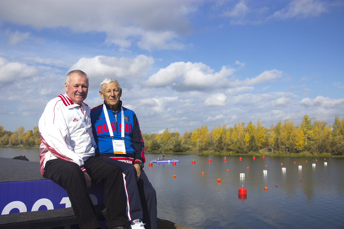 Василий Фёдорович Каверин - справа. Слева мой папа. Фото из семейного архива