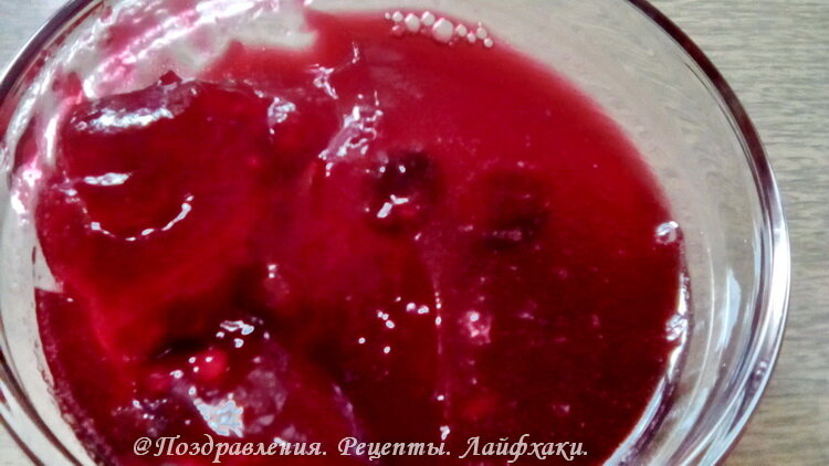 получается вот такой мармеладный вишневый конфитюр....