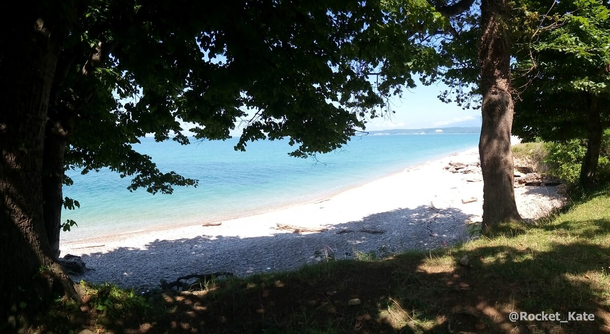 Безлюдные пляжи мыса Серая Баба