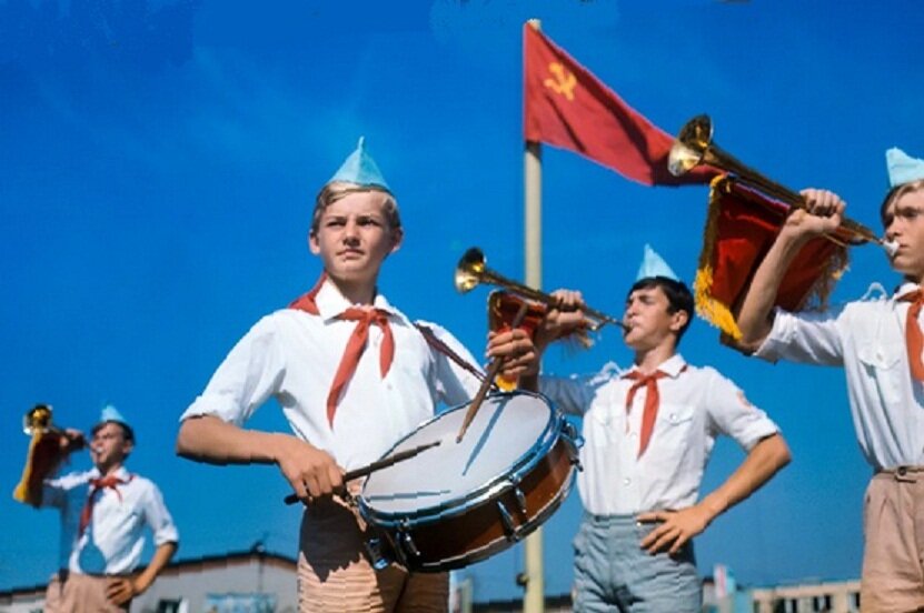 В пионерском лагере