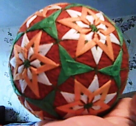 Такой шарик вышила для себя.