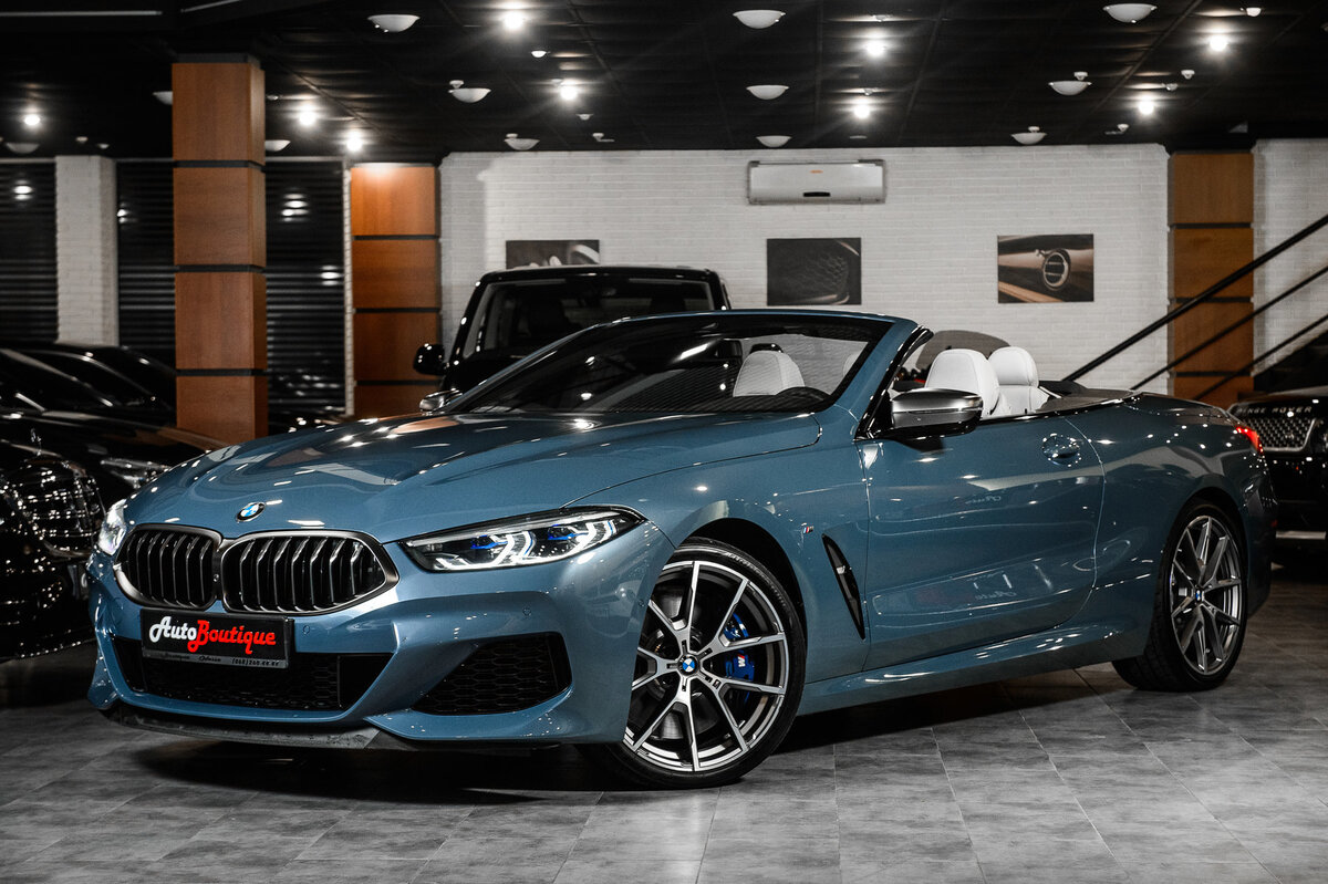 BMW m8 Cabrio синий