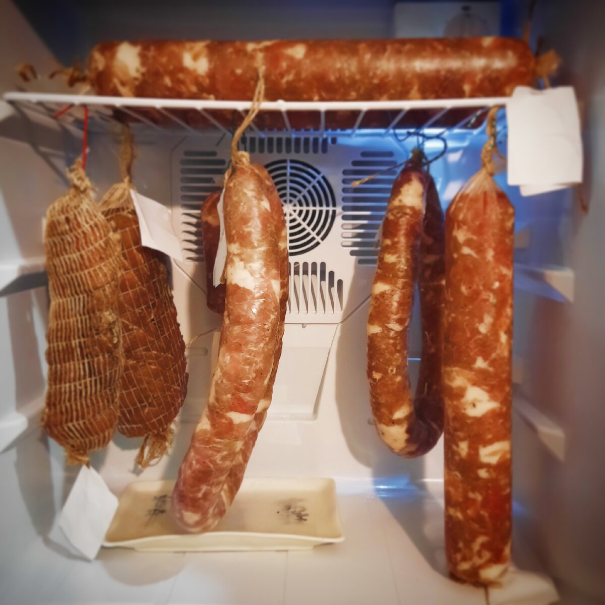 Висит, ждёт своего дня. 