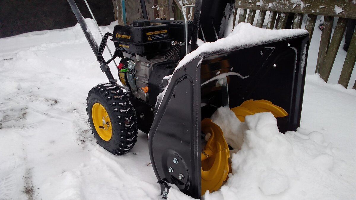Оптимальные обороты двигателя снегоуборщика. Нужен ли полный газ и что ...