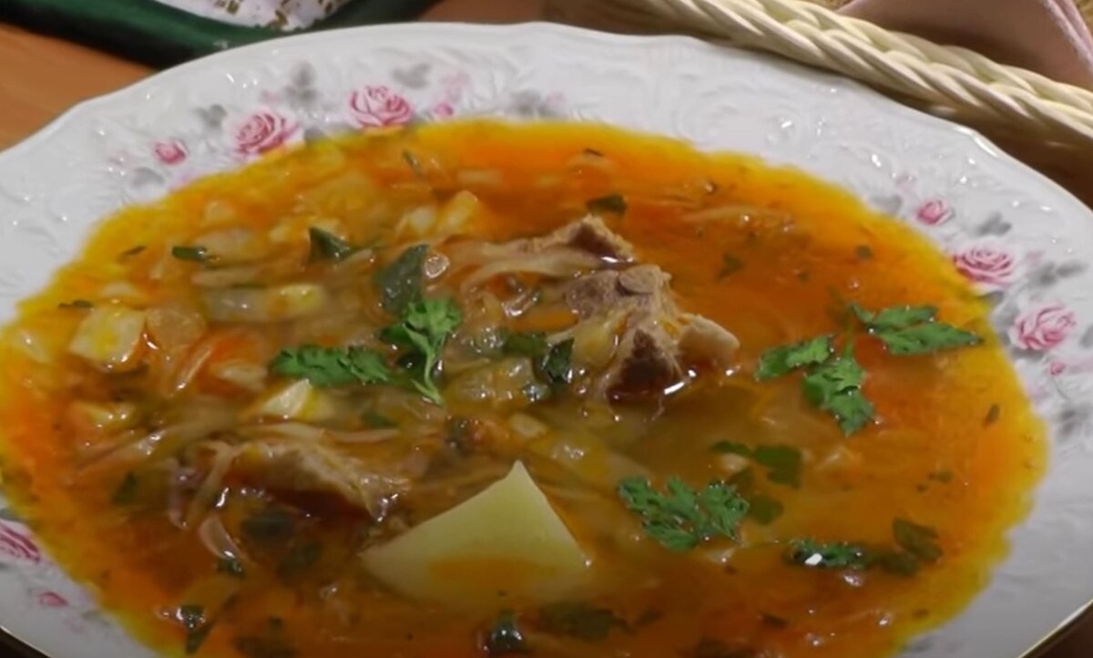 Щи из квашенной капусты.