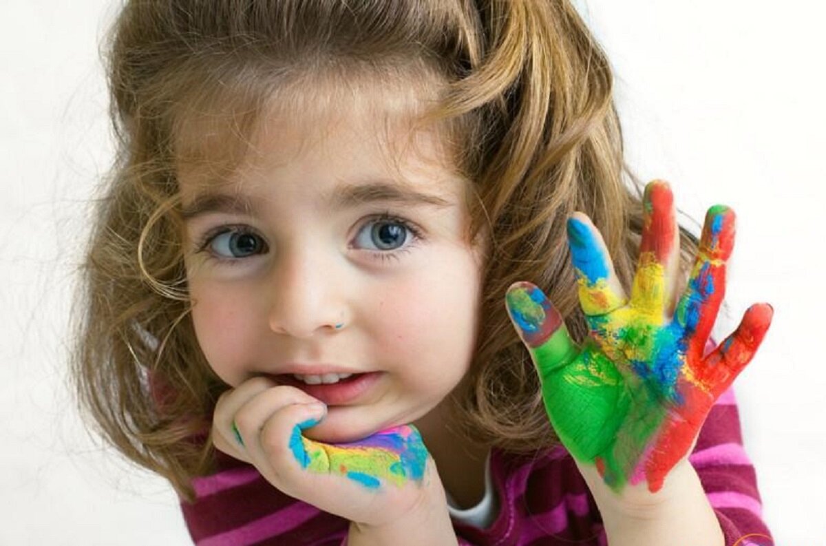 картинки ребенок машет рукой