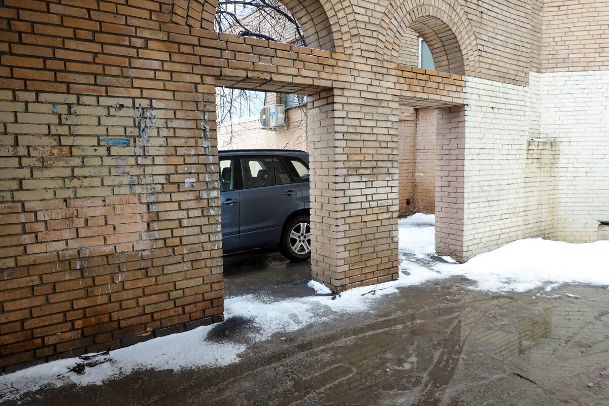 Курск сеймский округ управляющая компания ул серегина. Многоэтажные дома сеймский округ курск. Кирова 46 сыктывкар двор. Двор на солянке где снимали брат 2. Где снимали арку рувд невский.