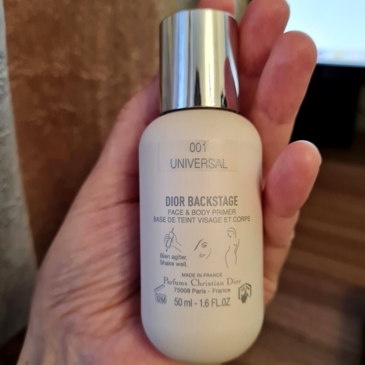 Фото автора. Я выбрала универсальный тон 001