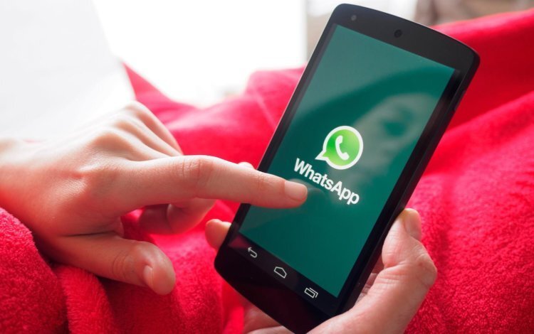 Взломать WhatsApp очень просто. По крайней мере, есть способ, на который ведутся очень и очень многие 