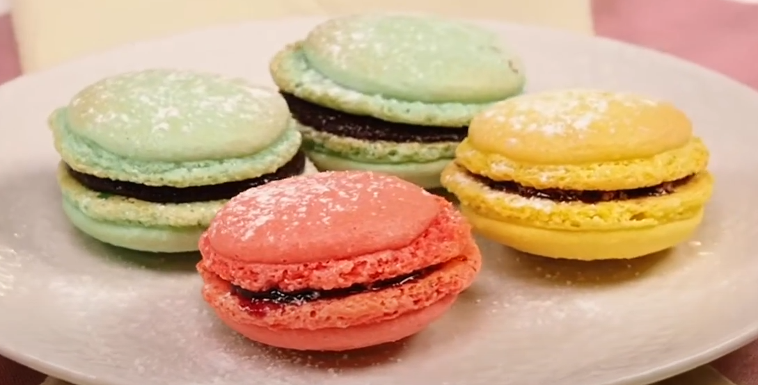 Grogu Macaroon