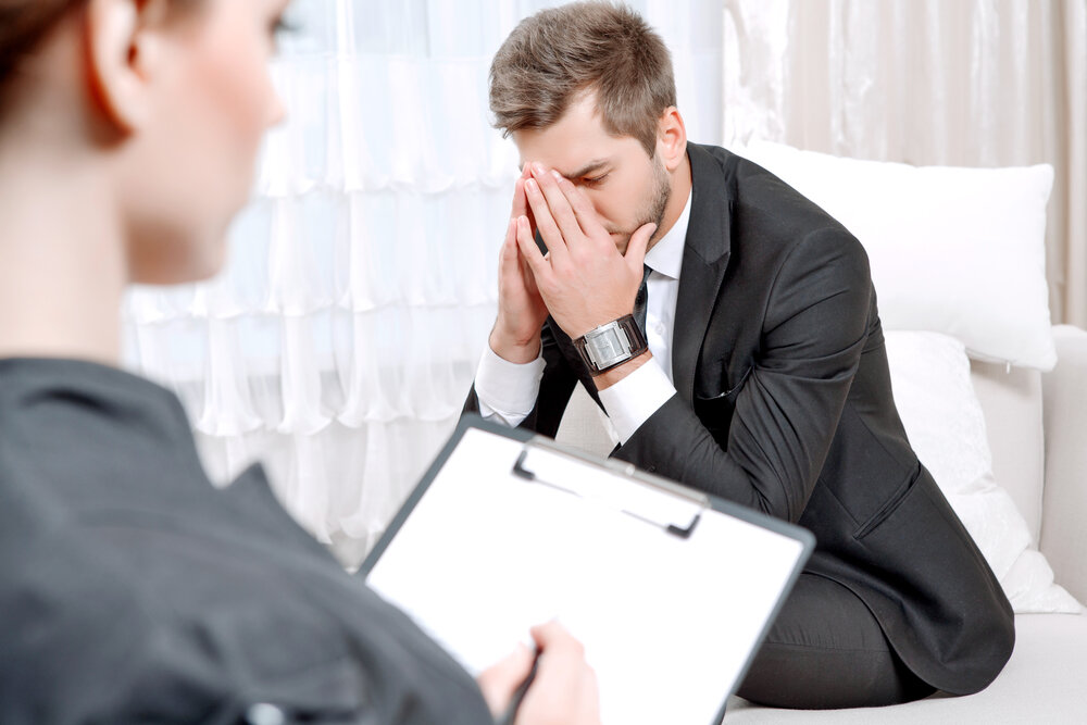 Вадим утратил ощущение успешности и чувствует страх перед будущим