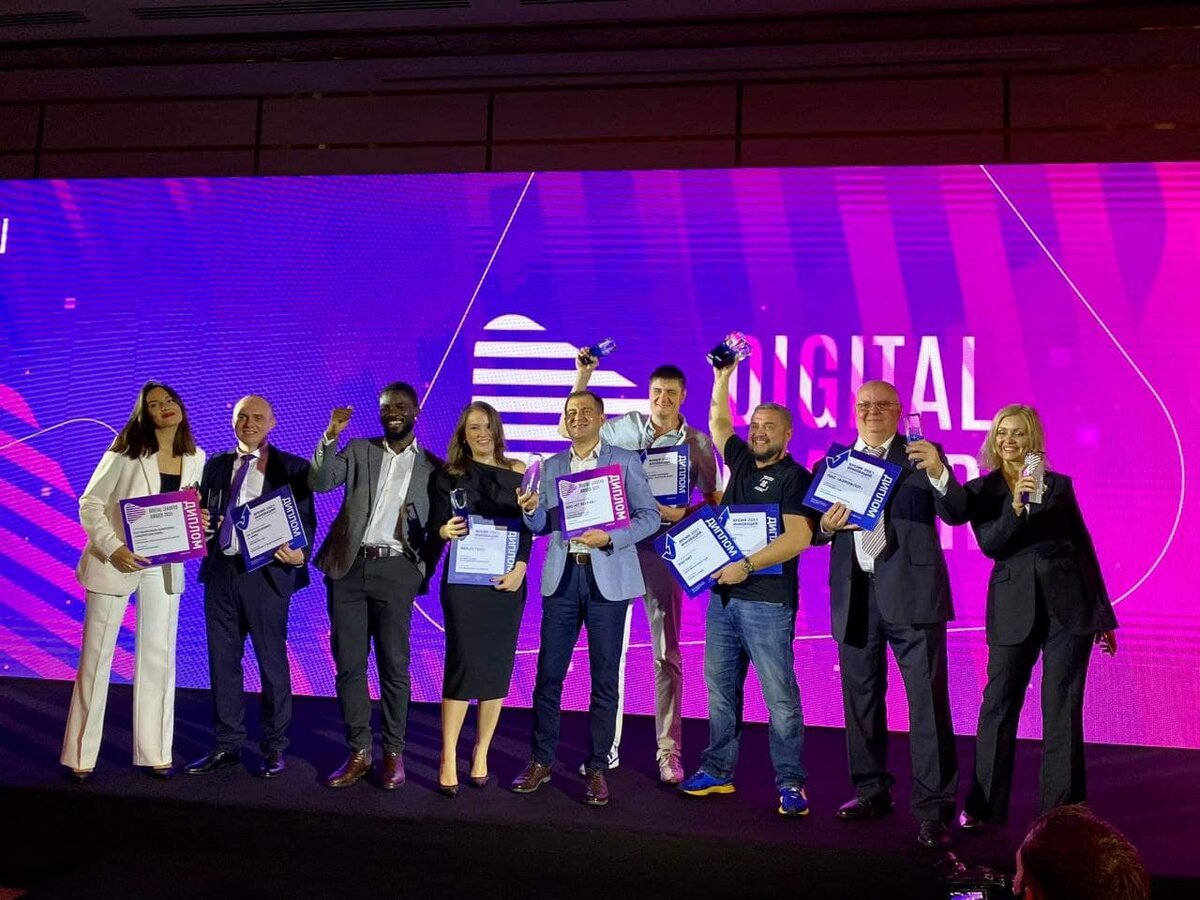 Фотографии с церемонии награждения лауреатов премии «Время инноваций»