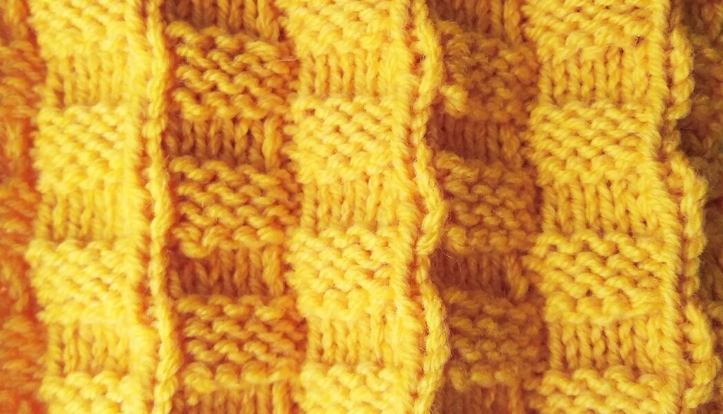 Объемный узор спицами