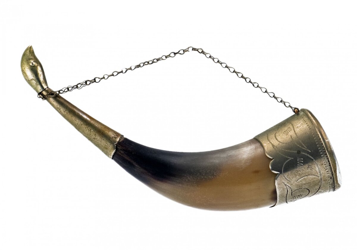 рог сувенир. рог для вина. питьевой рог викингов. Viking drinking horn. рог для питья.