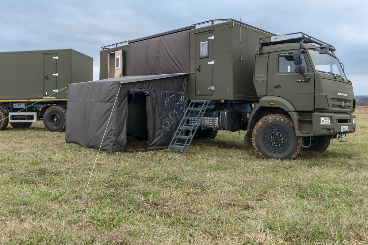 На фото также разобрана маркиза