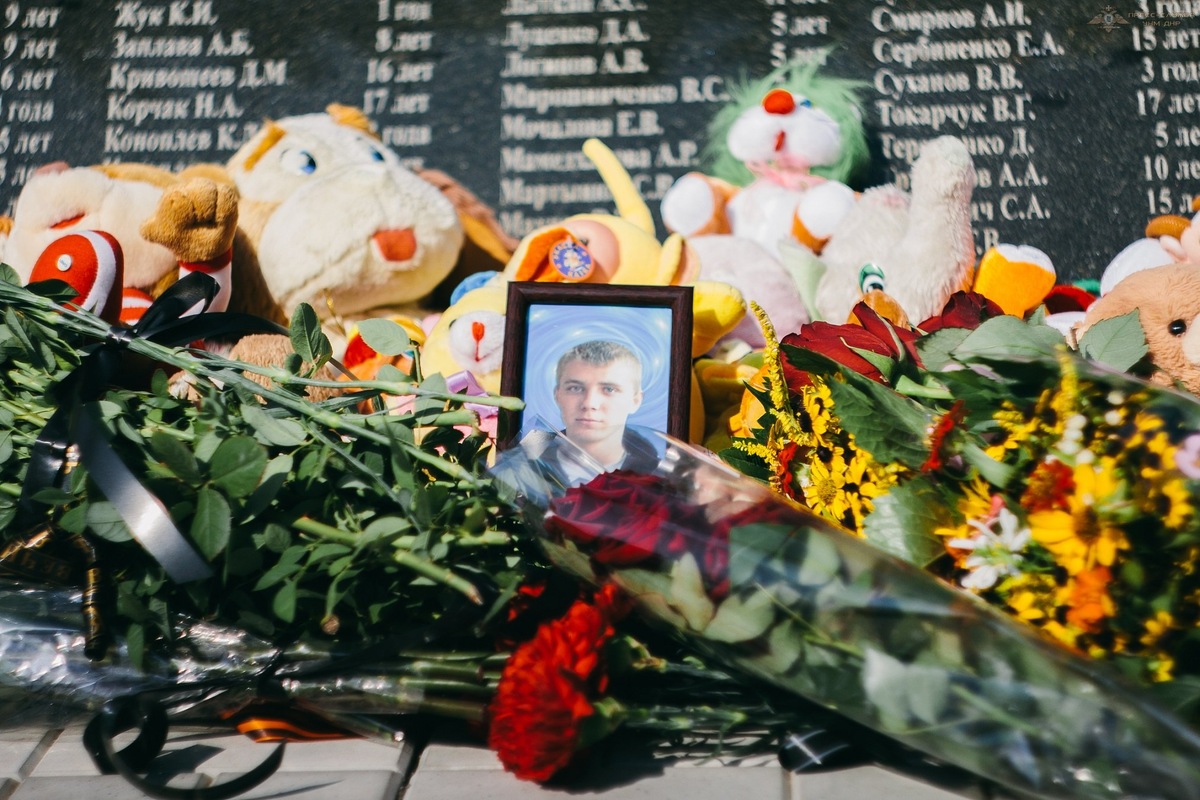 Донбасс в течение 8 лет хоронил детей. И Запад этого не замечал