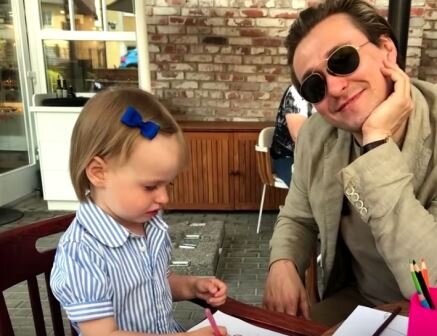 Сергей Безруков с младшей дочерью