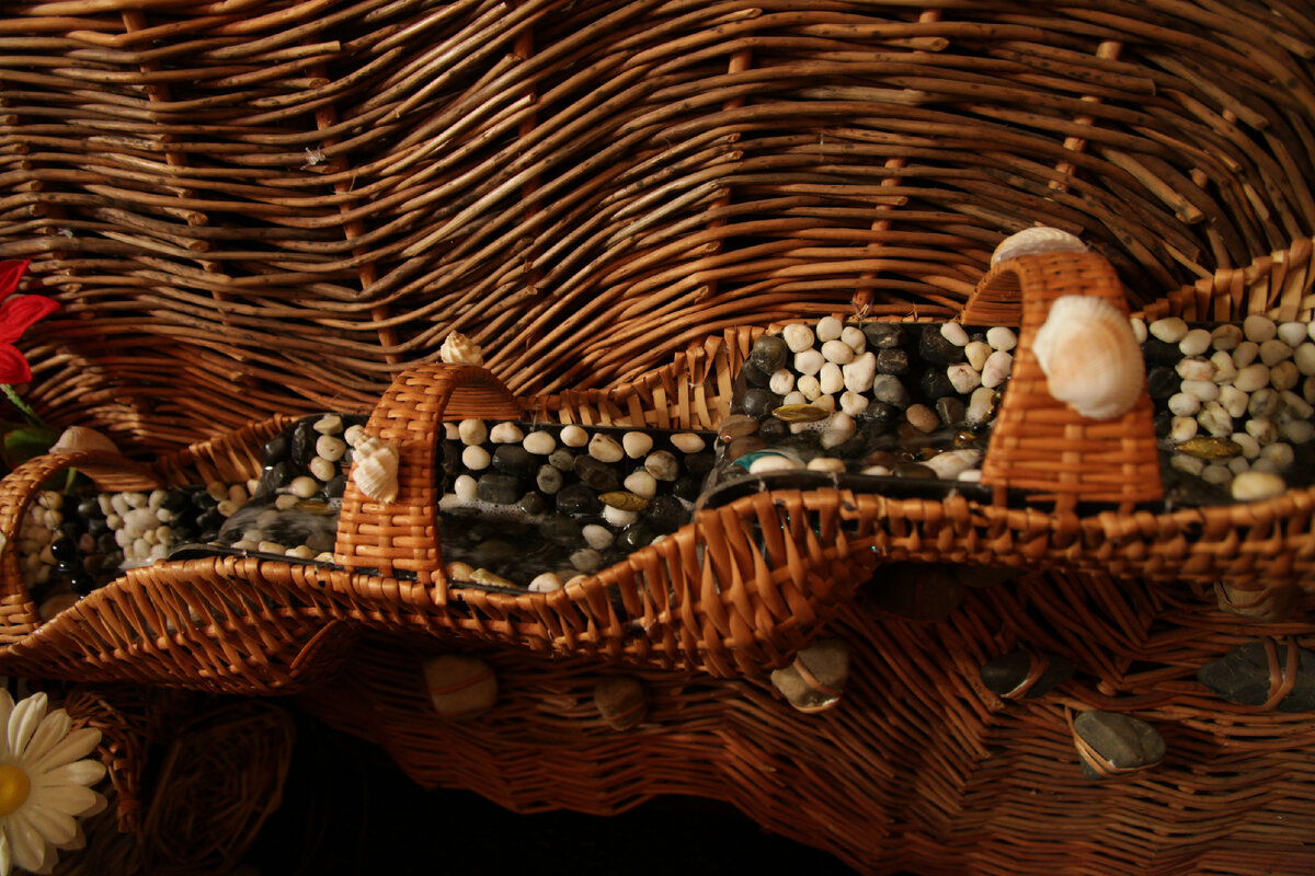 Плетёная комната отдыха Сборно-разборная. Элементы декора.