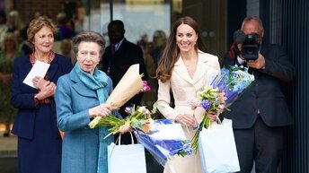 Новый герцогини Кембриджской Кэтрин и принцессы Анны, королевский тандем: первый совместный выход.
