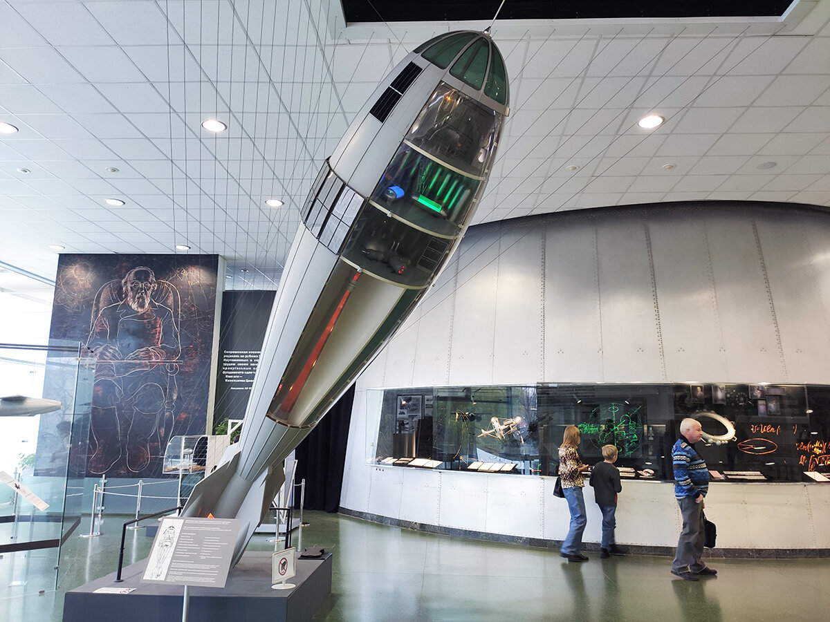 Действующая модель космической ракеты. Описание смотрите в галерее


