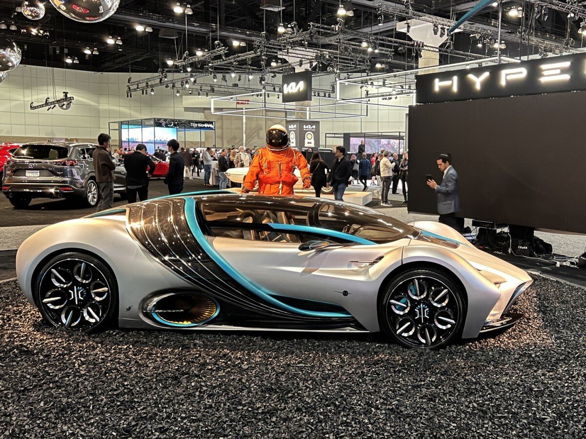    Водородомобиль от Hyperion демонстрирует инопланетную выносливость