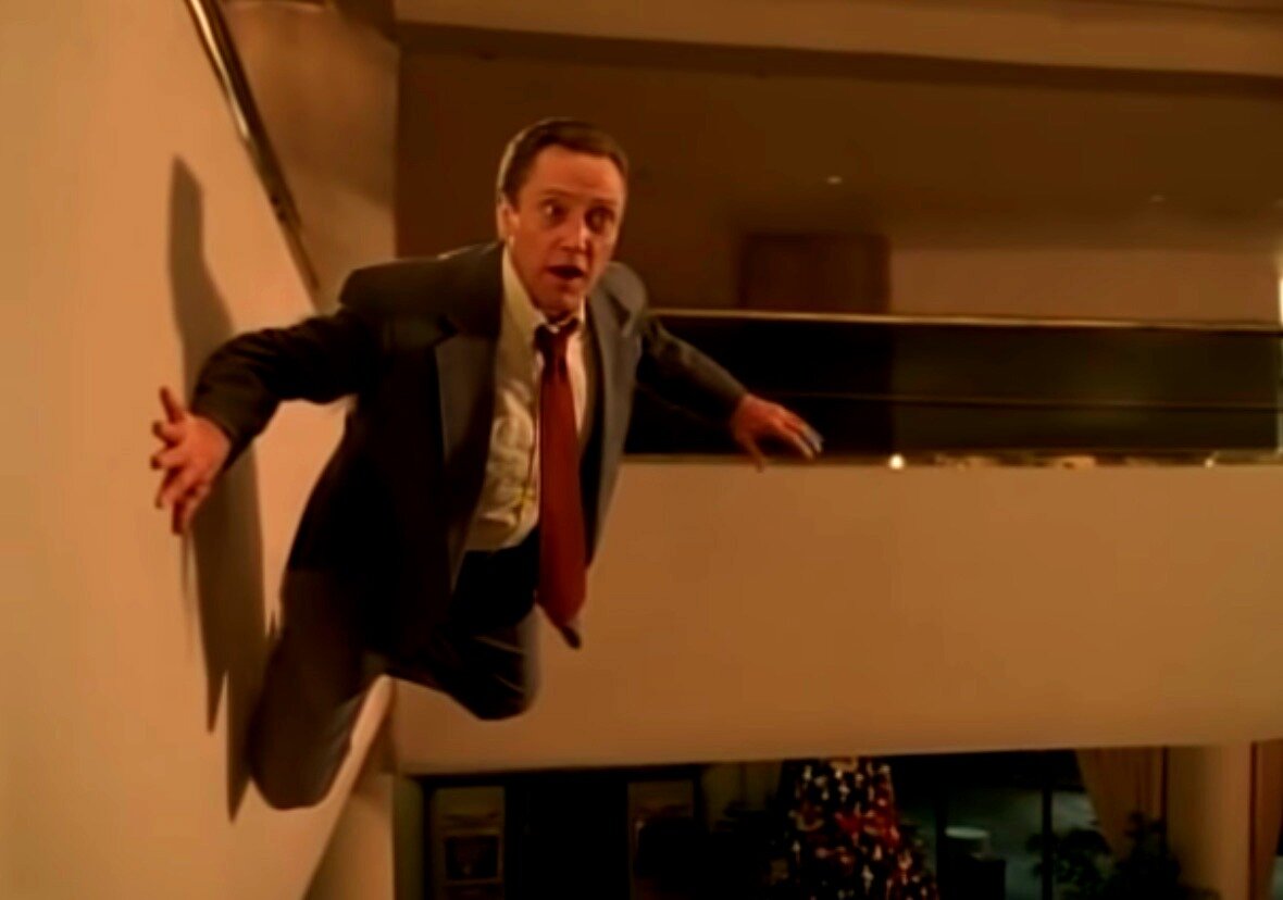 Кристофер Уокен в клипе у диджея "Fatboy Slim". Композиция - "Weapon Of Choice"/