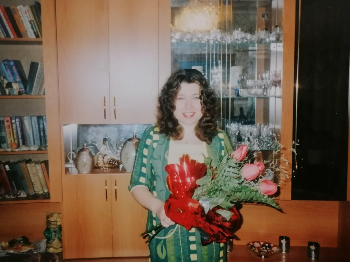 Фотоаппарат мои на выписку забыли, так что есть только такое фото в первый вечер с Настей дома