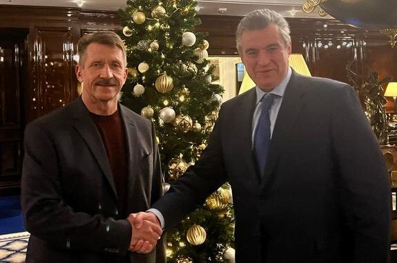    Леонид Слуцкий (справа) и Виктор Бут. Фото: Telegram/t.me/slutsky_l