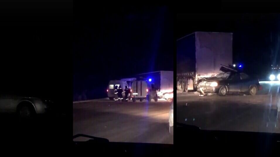     Под Тобольском (в 17 километрах от города) в районе Карачино произошло серьёзное ДТП. По данным подписчиков паблика «Типичный Тобольск» здесь столкнулись две легковушки и фура. На место происшествия прибыли сотрудники МЧС, две машины скорой помощи и ГИБДД.
