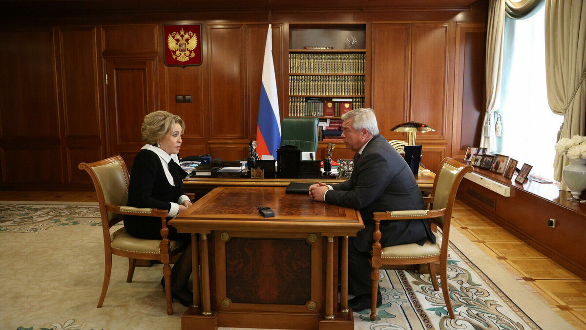     Встреча главы Ростовской области Василия Голубева и председателя Совфеда РФ Валентины Матвиенко прошла в Москве, сообщается на сайте регионального правительства.