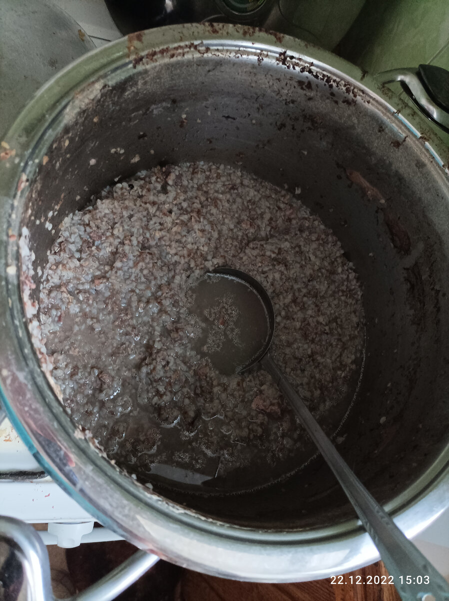 Гречневая каша со свиной печенью. 12 л