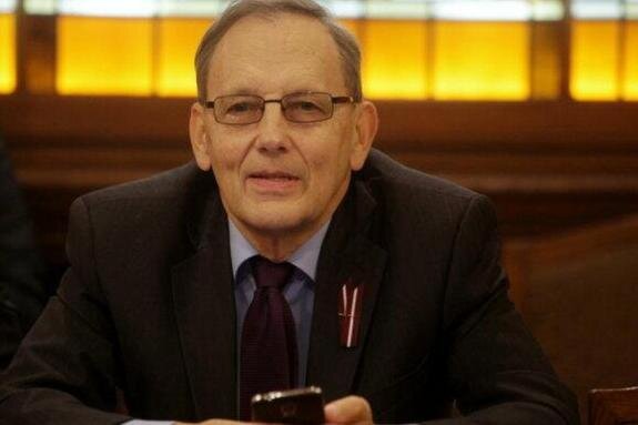    Что происходит в парламенте Латвии в канун католического Рождества