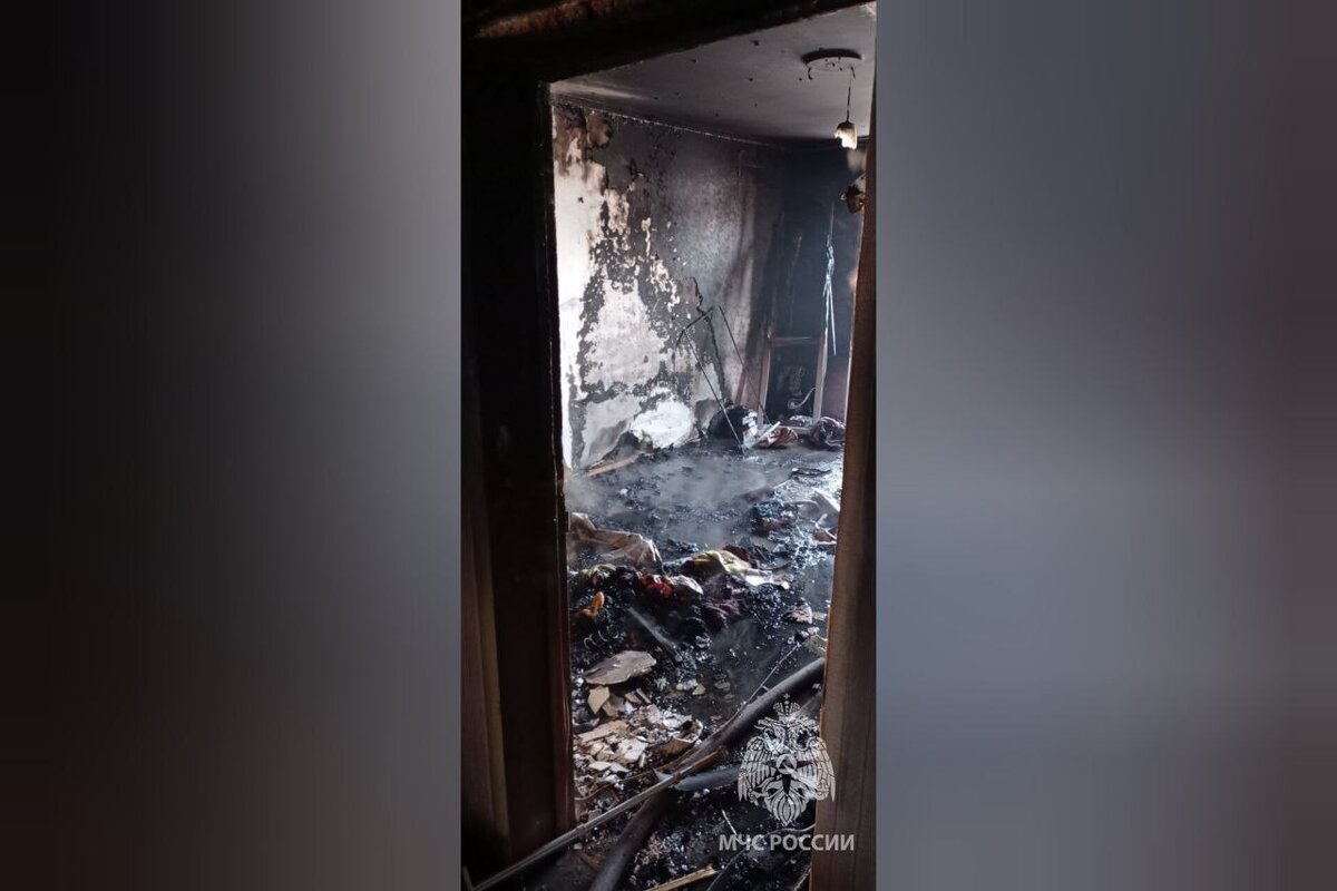    В Оренбурге из горящей квартиры на улице Салмышской пожарные спасли молодого парня Андрей Севостьянов