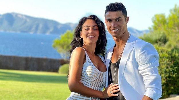 Джорджина Родригес и Криштиану Роналду. Фото соцсети