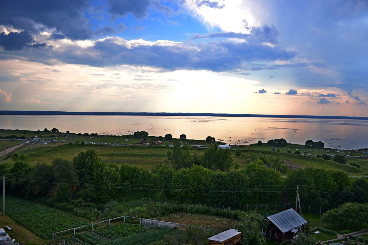 Вид на городище с колокольни церкви одноименного села