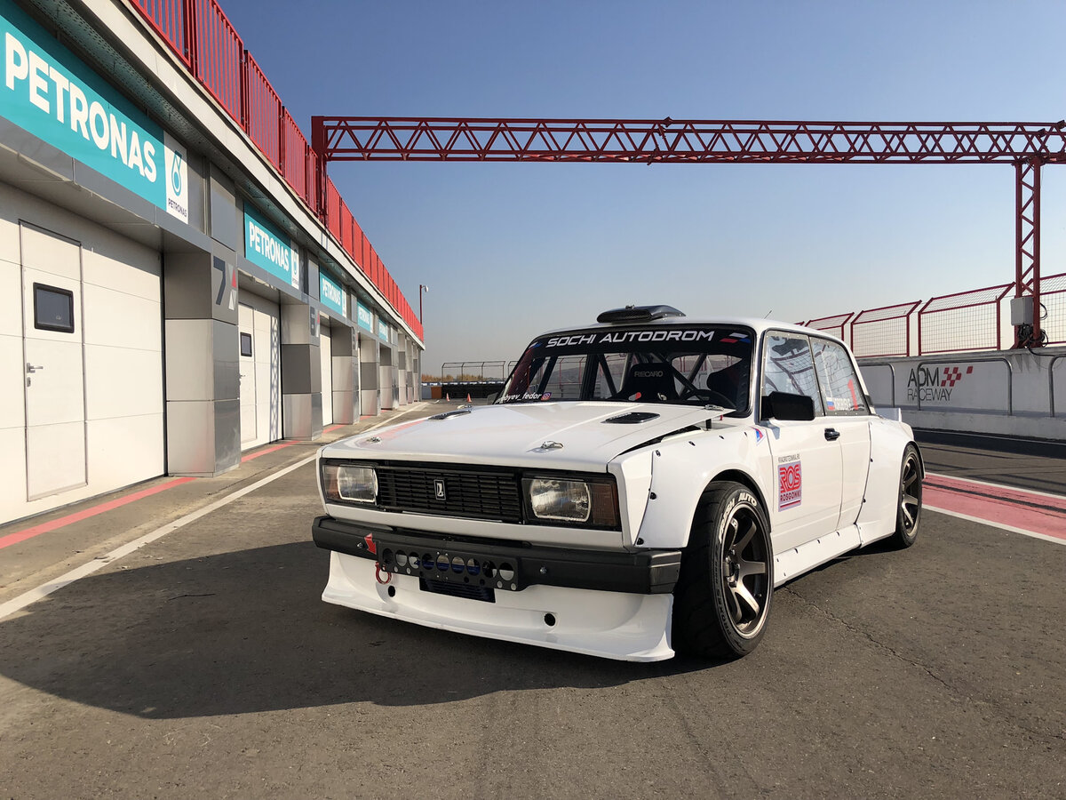 ваз 2105 воробьёва. дорогие жигули. стильная ваз 2102. жигули за 10 миллионов. копейка ваз 2106.