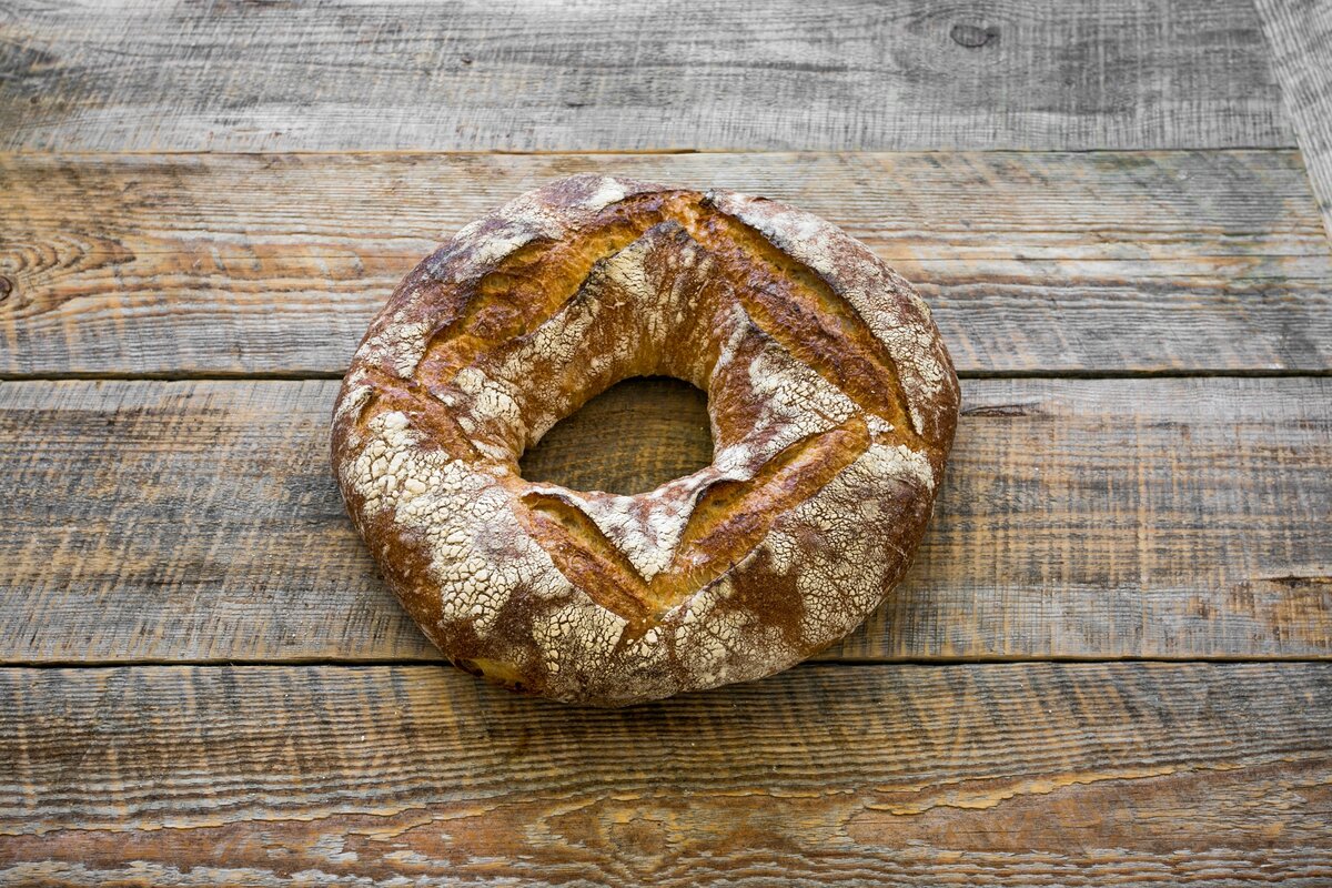 калач с кунжутом. ржаной калач. легенда о бородинском хлебе. ржаной калач. баранки котовскхлеб.