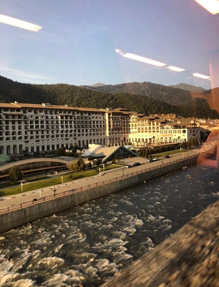 Вид из электрички "Ласточка" до Красной Поляны 