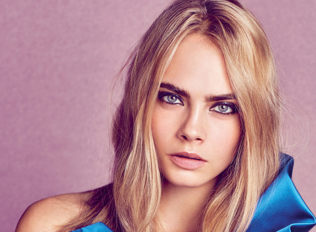 Кара Делевинь. Британская супермодель.