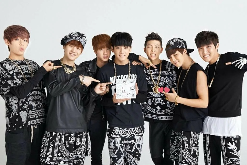 BTS дебют 2013 год