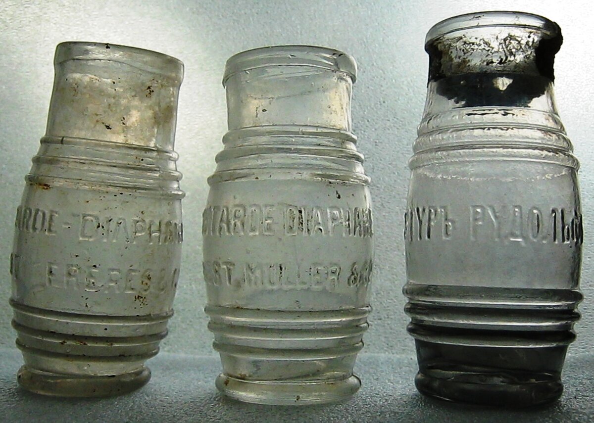 Старинные стеклянные банки. Источник: яндекс-картинки.