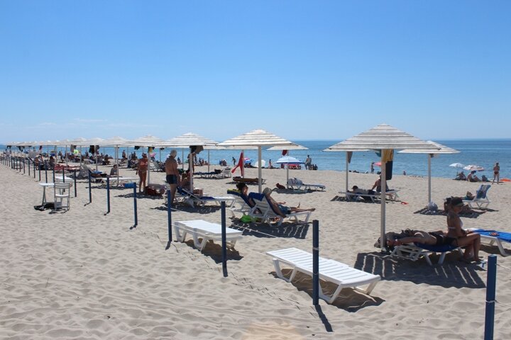 Пляж в Янтарном. Фото: Иван Марков, kp.ru